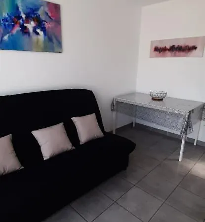 Jolie Maisonnette A Proximite De Toutes Commodites Saintes-Maries-de-la-Mer Exterior photo